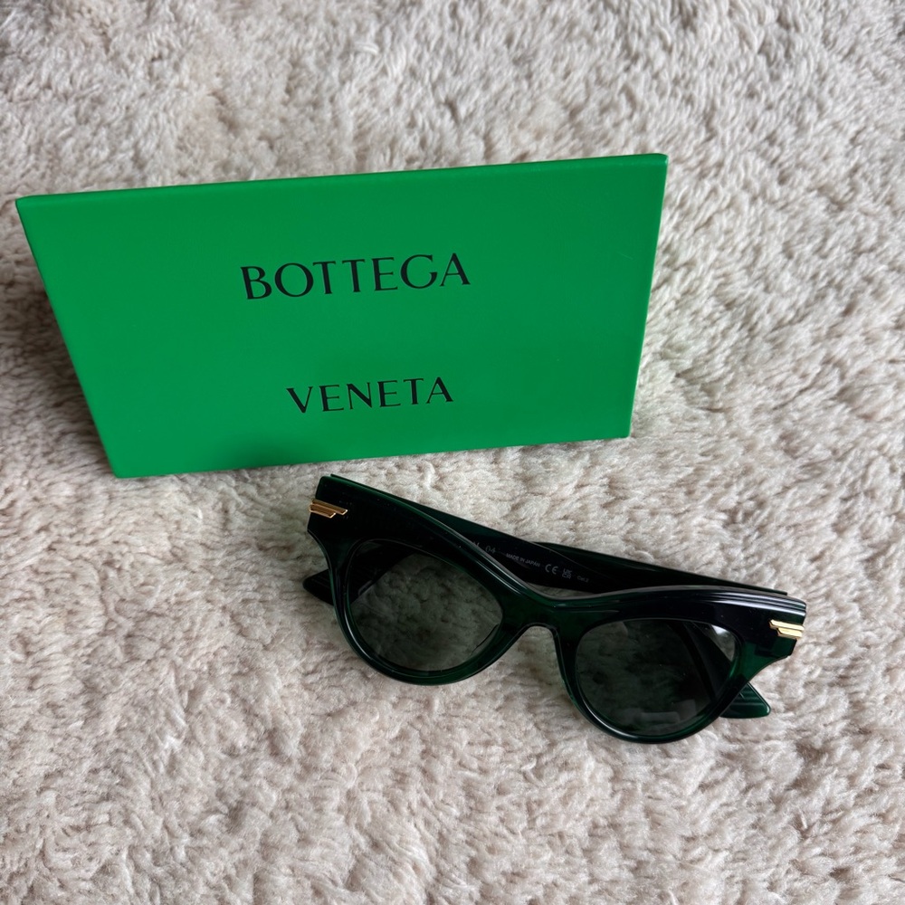 Bottega Veneta green cat eye sunglasses